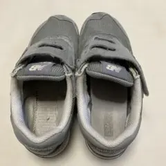 ニューバランス キッズスニーカー シューズ19cm グレー 片方インソールなし