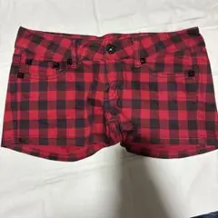 INGNI 赤と黒のチェックショートパンツ