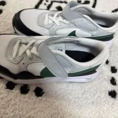 メルカリ市のみ値下げキッズ スニーカー ホワイト/グリーン/ブラック　22