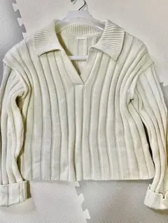 GUアイボリー リブ編み Vネック セーター