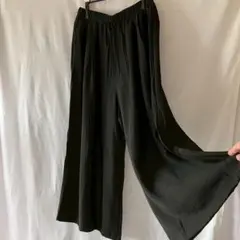 ワイドパンツ ブラック　薄手　柔らかい　ゆったり　パンツ　ポケット　動きやすい