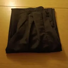 黒プリーツスラックス