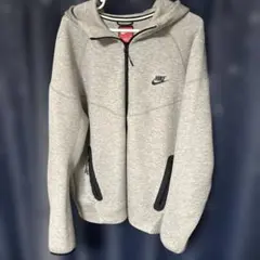 Nike テックフリース パーカー新品、パンツは数回使用美品 - メルカリ