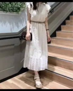 美品✨ anuansシフォンギャザーティアードワンピース ホワイト Sサイズ