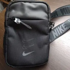 ikka NIKE ナイキ エッセンシャル S　ブラック