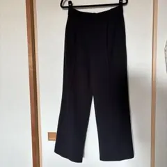 GU センタープレスパンツ