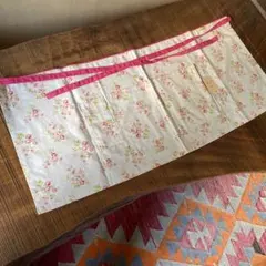 （新品）綿麻素材花柄　サロンエプロン