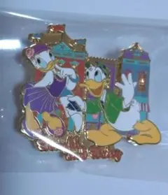 ディズニーストア／ピンバッジ／ドナルド、デイジー