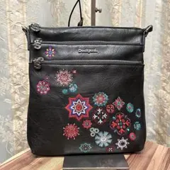 ✨希少✨Desigual デシグアル ショルダーバッグ サコッシュ レザー 刺繍のサムネイル