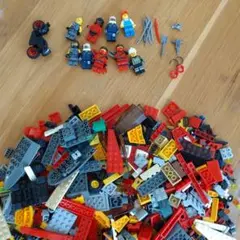 LEGOブロックとミニフィギュアセット