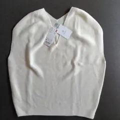 ユニクロ　 Vネック 半袖 セーター オフホワイト　M