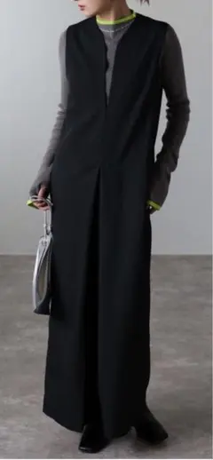 ボンジュールサガン　ディープVネックオールインワン