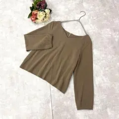 アンディコール（F）Vネック とろみブラウス モカ ブラウン 手洗い可オフィスのサムネイル
