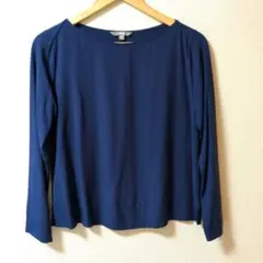 UNIQLO キレイめブルーブラウスのサムネイル
