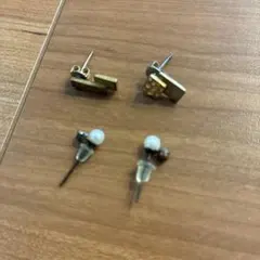 幾何学デザイン ゴールドピアス　2点セット売り