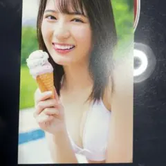 小坂菜緒 1st写真集『君は誰？』 特典ポストカード②