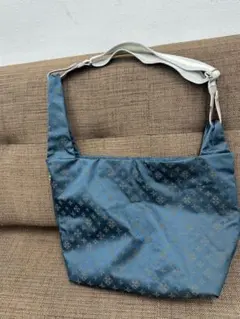 Item thumbnail for item 311aaf8c-7e11-4291-84b6-c7502cb53124