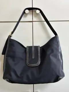 黒 ナイロン フラップ付きショルダーバッグ