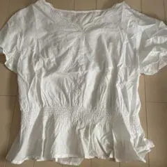 ホワイト シャーリングブラウス 半袖