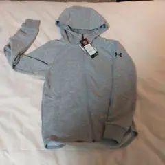 アンダーアーマー　パーカー　YMD　140センチ　上　トップス