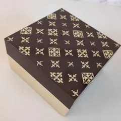 Item thumbnail for item 775b0e5e-cd3b-43a6-bda9-fd98e63dcbd9