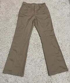 ベージュ フレアパンツ 装飾ボタン付き
