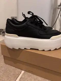 UGG 厚底スニーカー ブラックのサムネイル