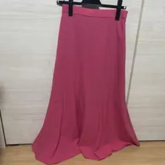 LUCA 鮮やかなピンクのフレアスカート ロング丈のサムネイル