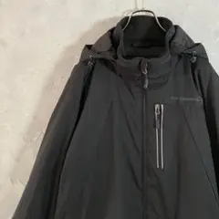 日本未発売　上位モデルマウンテンジャケット　刺繍ロゴ　フルジップ　黒　LO11