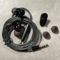 イヤホン 有線 重低音 3.5mm カナル型 マイク付き　音量調節 コンパクト