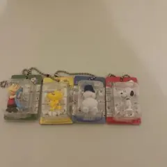 万*郎様 PEANUTS パッケージミニチュア4体セット ガチャガチャ　スヌーピ