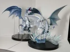 遊戯王　ブルーアイズホワイトドラゴン　フィギュア　２種類