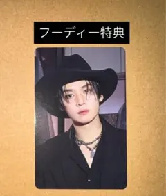 StrayKids ポップアップ　韓国　フーディー　パーカー　トレカ　リノ