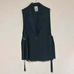ダークグリーン サイドベルト付きベスト