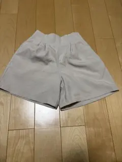 130サイズ ベージュ 半ズボン　GLOBAL WORK