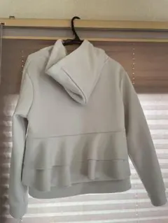 フリル パーカー