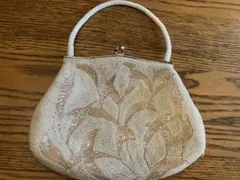 ビーズ刺繍ハンドバッグ（白）