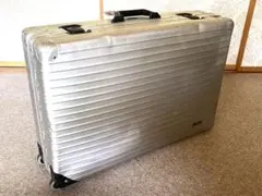 RIMOWA リモワ アルミニウム キャリーケースのサムネイル