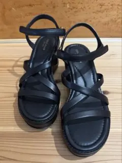 COLE HAAN ブラック サンダル　ウェッジソールのサムネイル