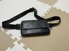 黒 レザー ボディバッグ