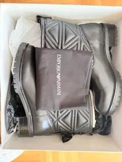 EMPORIO ARMANI ブラックレザーブーツのサムネイル