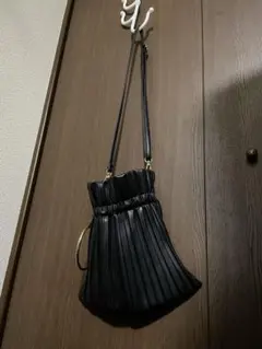 巾着ショルダーバッグ　ブラック