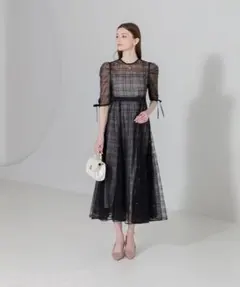 【LEJA】チェック刺繍スパンコールチュールパフスリーブワンピースのサムネイル
