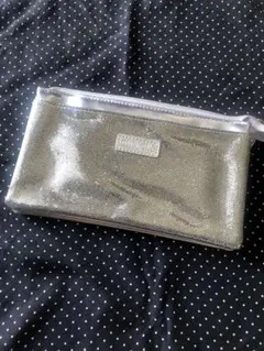 CLINIQUE シルバーポーチ