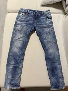 【期間限定】DIESEL ライトブルーデニム スリムフィット