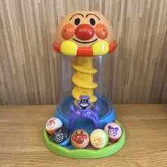 アンパンマン NEW! にぎって! おとして! 光るくるコロタワーのサムネイル