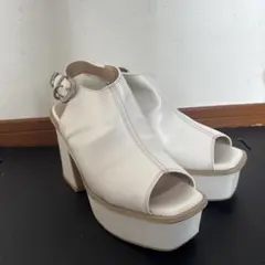 AZUL（アズール） ホワイトヒールサンダル