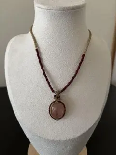 ローズクォーツ ハンドメイド ネックレス 赤と金色