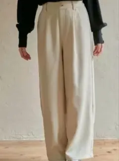 新品◼︎しまむら　choco タックカーブパンツ