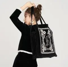 tnewties ロゴ刺繍ベルベットトートバッグ